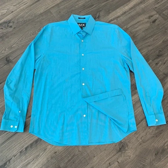 EXPRESS 1MX modern fitted button-down long sleeved collar dress-shirt. EXPRESS 1MX modern fitted button-down long sleeved collar dress-shirt.